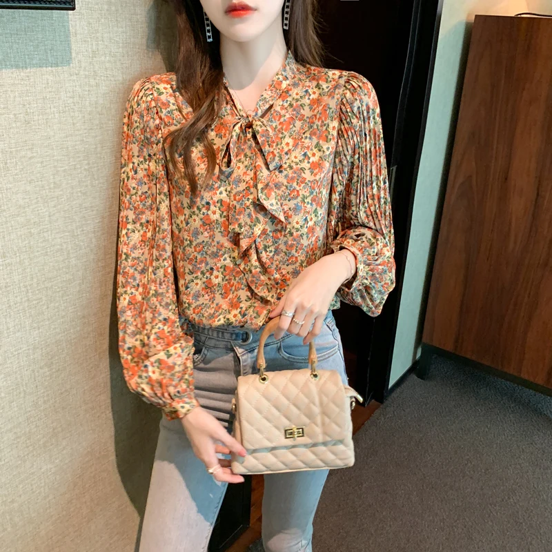 

Spring 2021 new retro flower chiffon blouse blouse women design sense lantern sleeve loose chiffon shirt