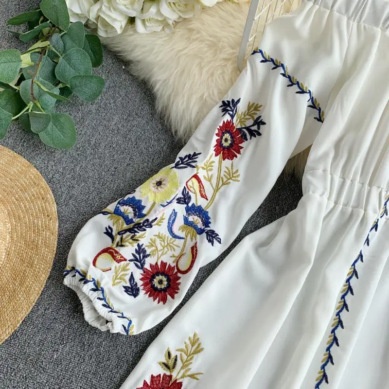 Женское богемное платье с длинным рукавом открытыми плечами и разрезом | Женская