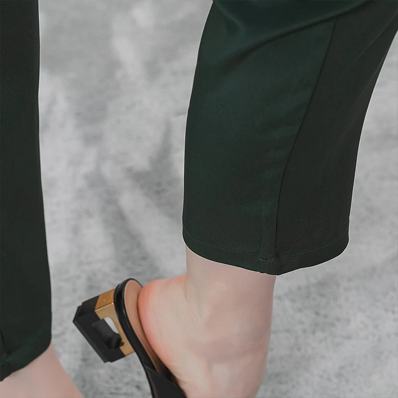 

VOA 36m/m Heavy Silk Navy Blue Natural Waist One Button Crossbody Pocket Simple Commuter Capri Harem Pants K1327