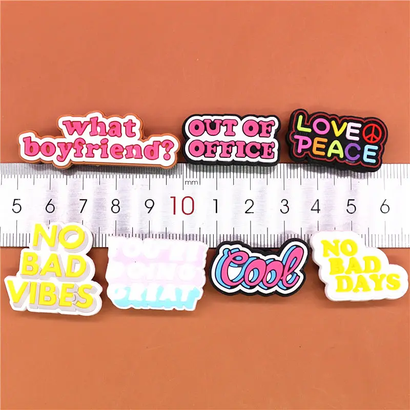 Freeshipping 1pcs Love Peace Shoe Charms No Bad Vibes Boyfriend Shoes Accessories Decoration Fit Croc Jibz Party Kids Gifts U237