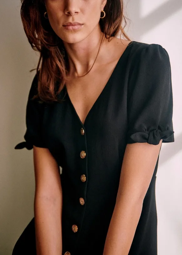 

Women Dress 2021 Spring and Summer New French Niche Black Cuffs Knotted Button V-neck Short-sleeved Dress