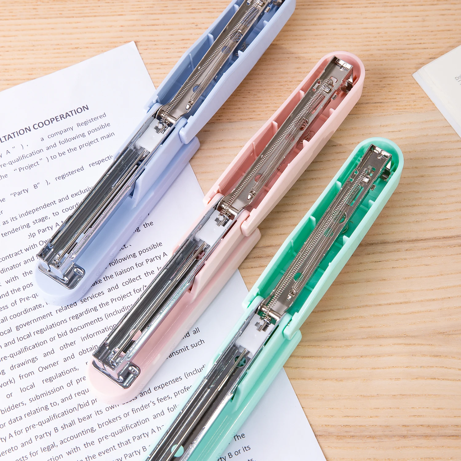 DELI Fashion Office Stapler NO.12 Half Strip stapler 24/6 &amp 26/6 smooth stapling stationery office supply staples E0402F | Канцтовары
