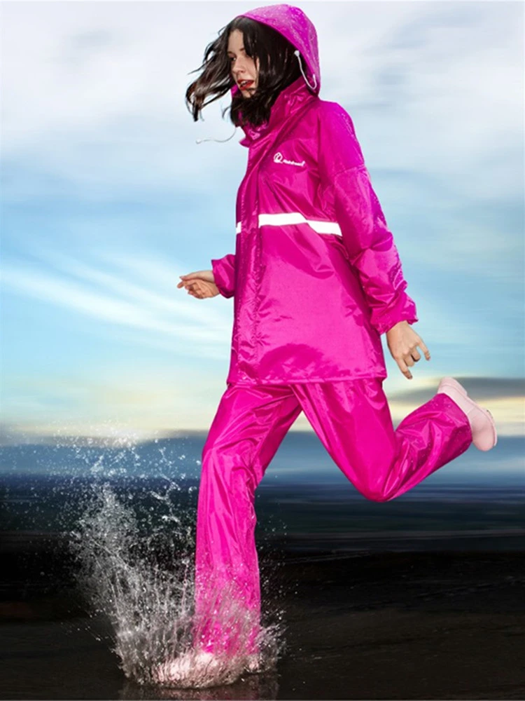 Горячие мужчины женщины на открытом воздухе кемпинга Рыбная ловля плащ-костюм