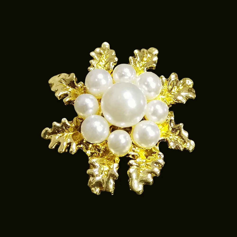 

RSHCZY Fashion Jewelry High Quality Vintage Golden Brooch Imitation White Pearl Flower Pins For Women Wedding Accessories