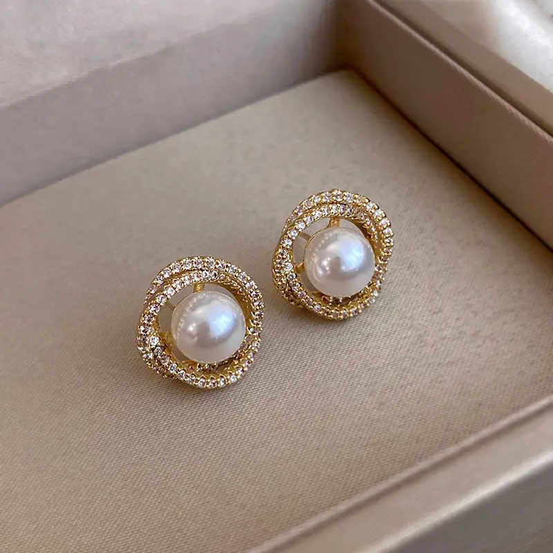 

2020 New Unusual Geometric Whirlpool Shape Pearl Earrings For Woman Exquisite Fashion Jewelry Party Luxury Accessories Earrings