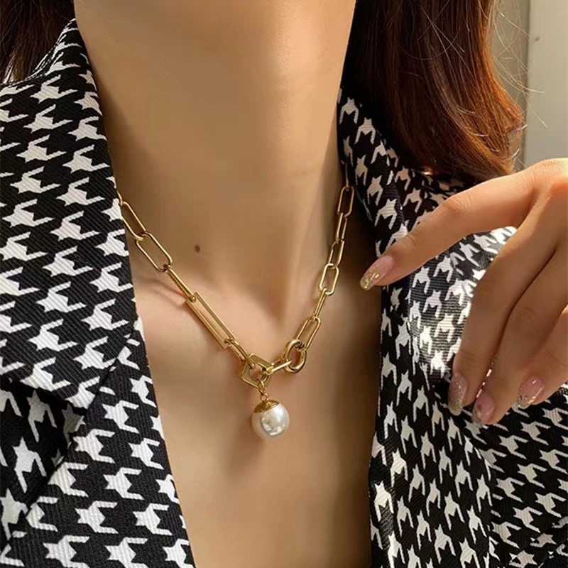 

High-quality French Trend unique fashion pearl pendant thick chain woman necklace, vintage elegant decoration jewelry wholesale