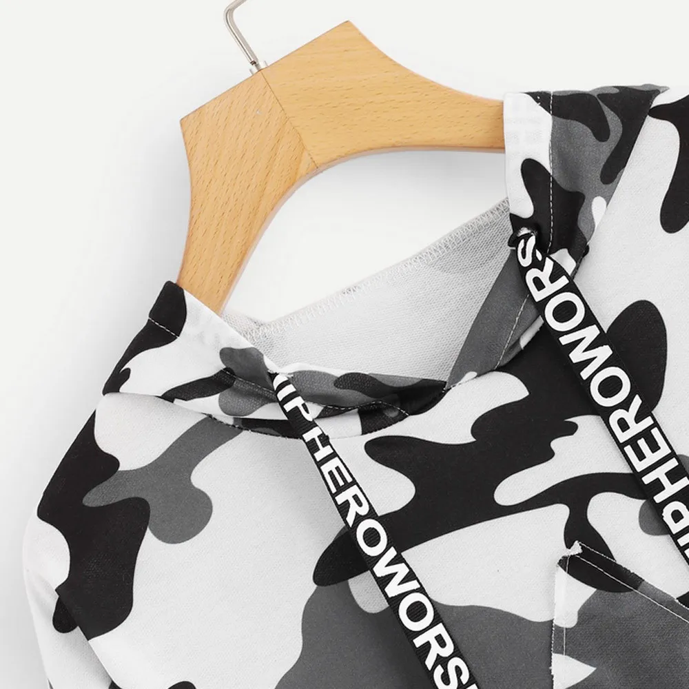 Камуфляжные модные толстовки женские короткие пуловеры с капюшоном