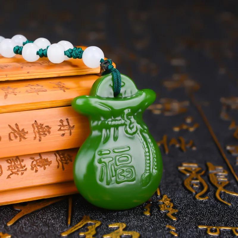 

Natural Green Hand Carved Ping'an Pouch Jade Pendant Fashion Boutique Jewelry Men's and Women's Pouch Necklace