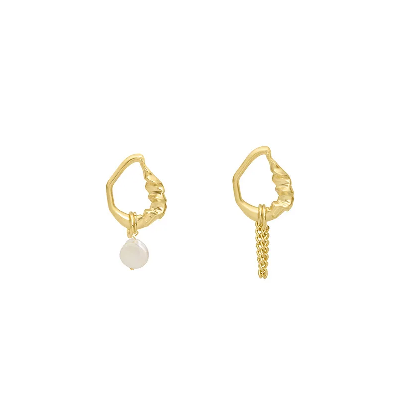 

Pearl Earrings Women's Asymmetric Carving Embossed Earrings Retro Metal Fashion Versatile Earrings Star's Same Earrings