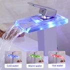 Светодиодный Изменение цвета стеклянный водопад смеситель для раковины Ванная комната смеситель для раковины с одной ручкой смеситель для воды для кухни хромированная отделка
