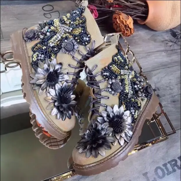 

Handmade heavy three-dimensional flower beaded sewing ladies lace tooling boots