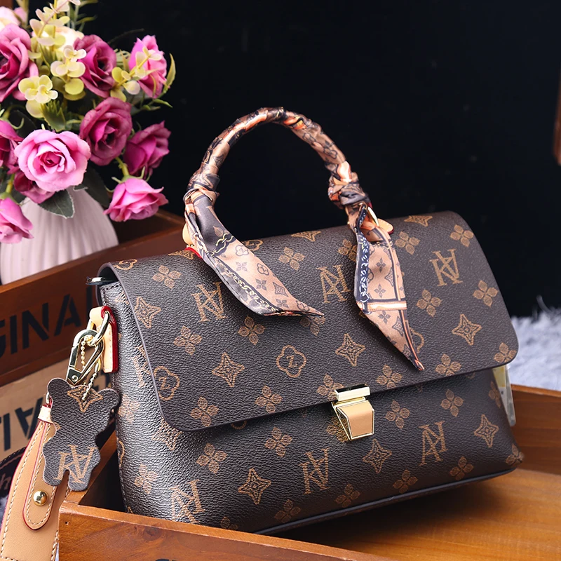 

All Cowhide Genuine Handbags 2022 New Fashion Silk Scarf Handbag Korean Version One-shoulder Messenger Small Bag Sac Channels Gg