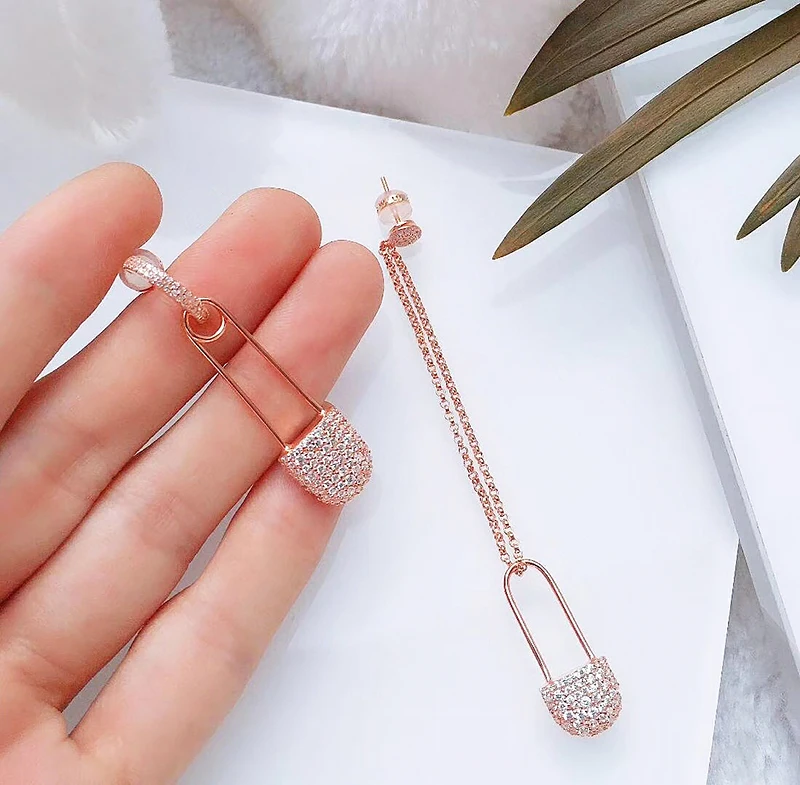

Asymmetric pin Earrings 925 Sterling Silver micro inlaid zircon exquisite fashion personality elegant high-end women