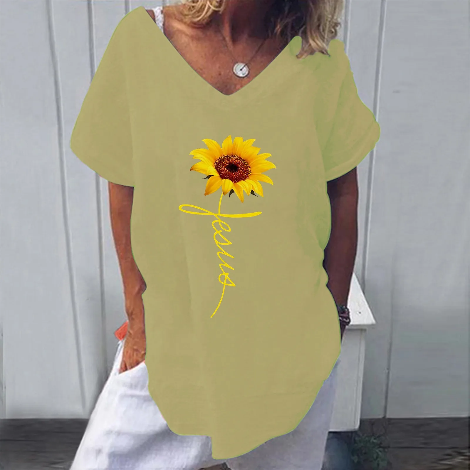 

Fashion Women's Sunflower Print Short Sleeve Loose Round Neck T-shirt Top Fashion Loose And Comfortable Large Size Short Sleeve