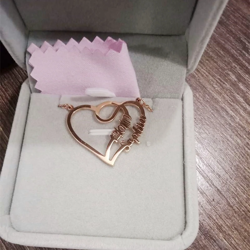 Романтическое ожерелье с двойным сердцем женское именем под заказ
