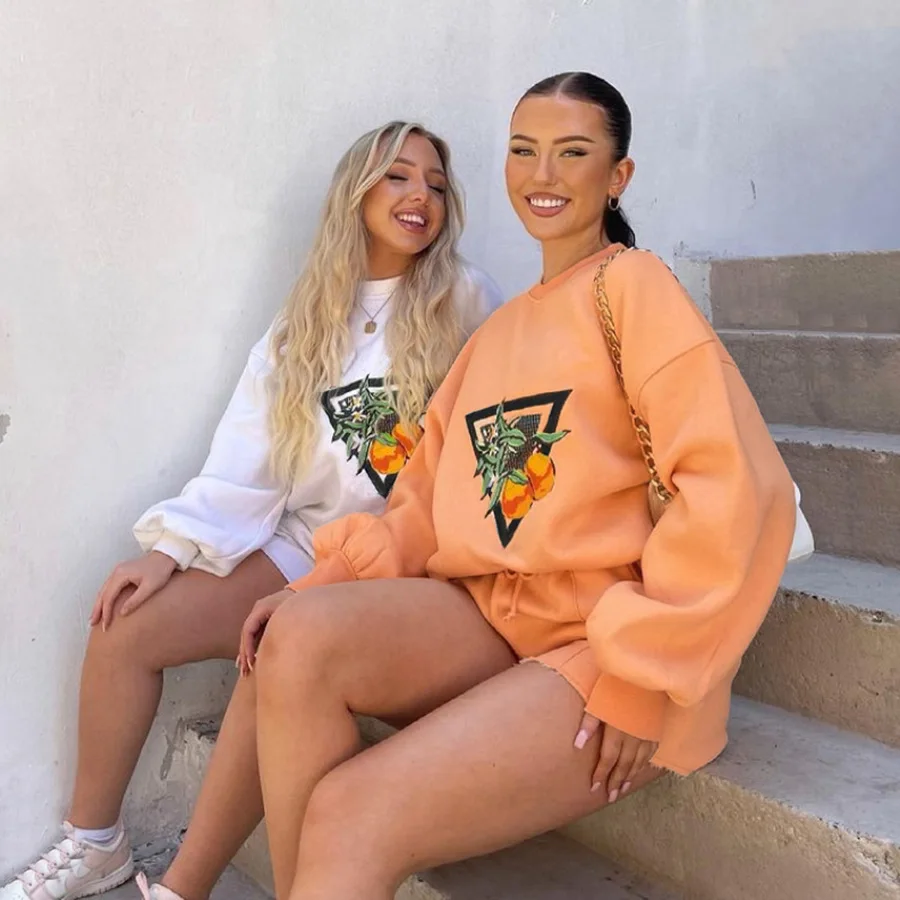 

Костюм женский из двух предметов, свободные шорты на шнуровке, спортивный костюм, повседневная одежда, свитшот с длинным рукавом и принтом, ...