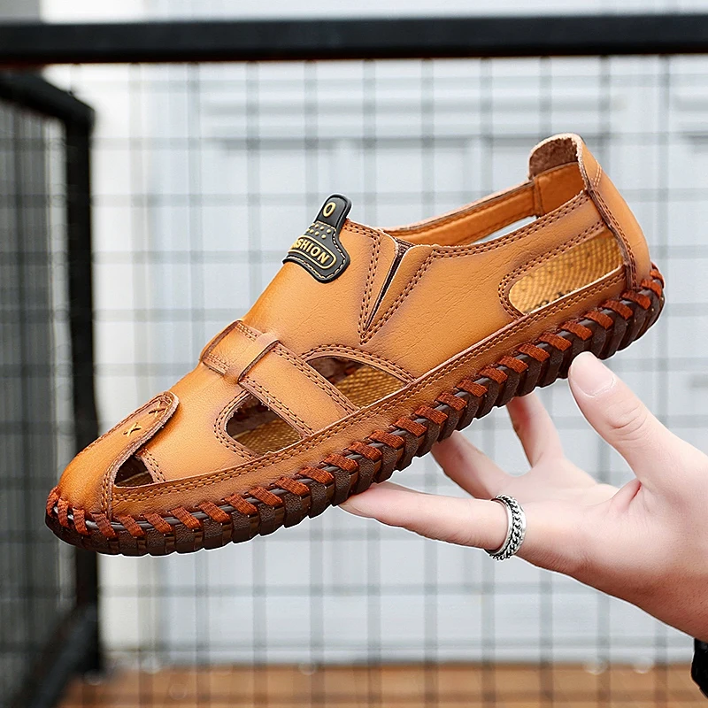 

Holes classic Mens Sandals Stitch fashion Male Outdoor Beach Slippers Genuine Leather Summer Soft Fashion Brown Black shoes