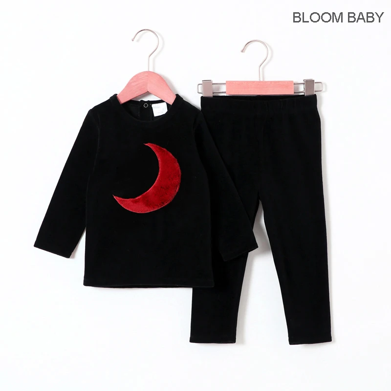 Velour baby clothes long top/ pant set children casual set with star and heart patches kid clothes black color fashion clothes