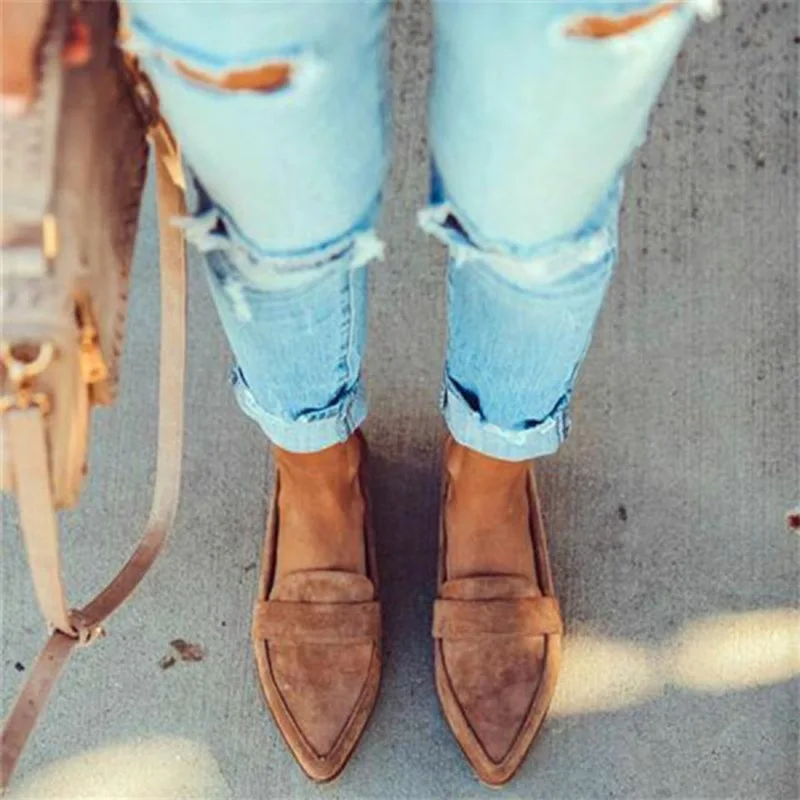 Женские туфли на плоской подошве женская модель заостренный носок винтажные