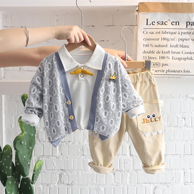 

Детский осенний вязаный кардиган, футболка с бантом и штаны