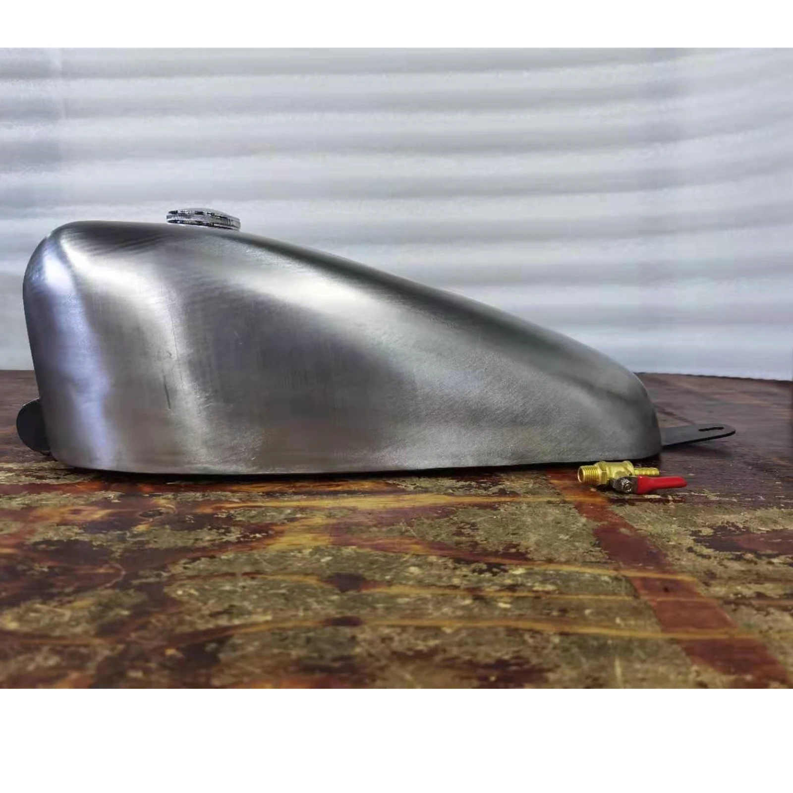 

Бензиновый бензиновый топливный бак с крышкой для Yamaha SR400.500 7 л, модифицированный винтажный Ретро масляный бак для мотоцикла ручной работы