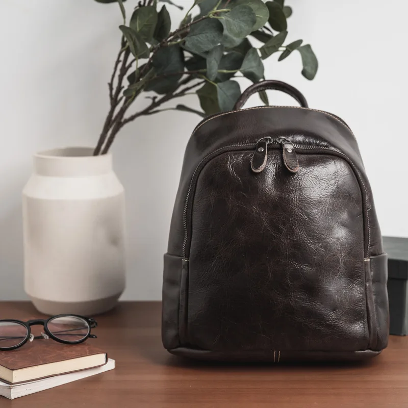 

Japanese Contracted Leisure Head Layer Cowhide Backpack Restoring Ancient Ways Men And Women With Big Capacity Backpack Travel B