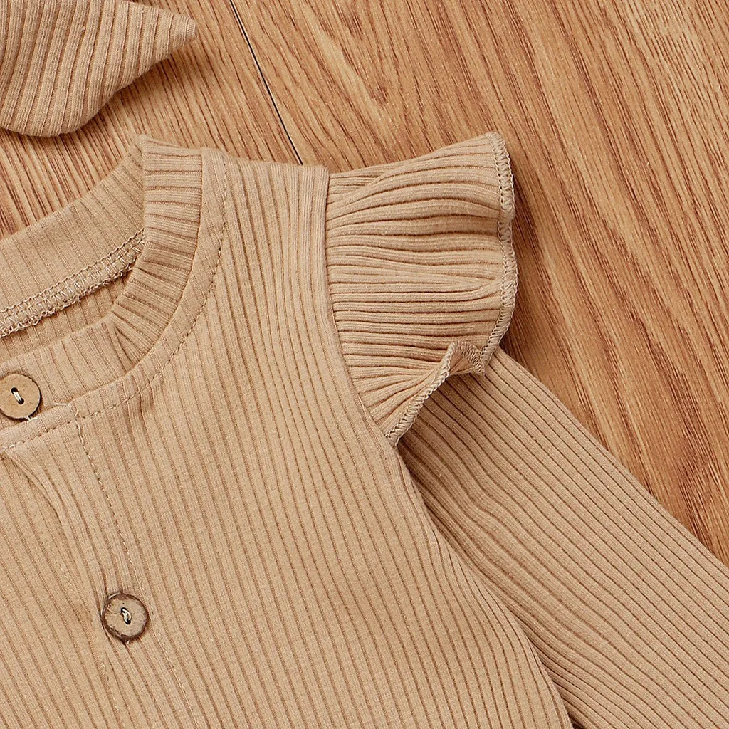 Детский комбинезон для девочек и мальчиков розовый с оборками на пуговицах