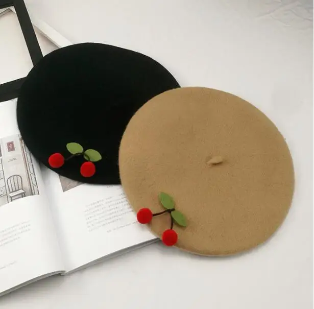 Женские шерстяные однотонные береты | Аксессуары для одежды