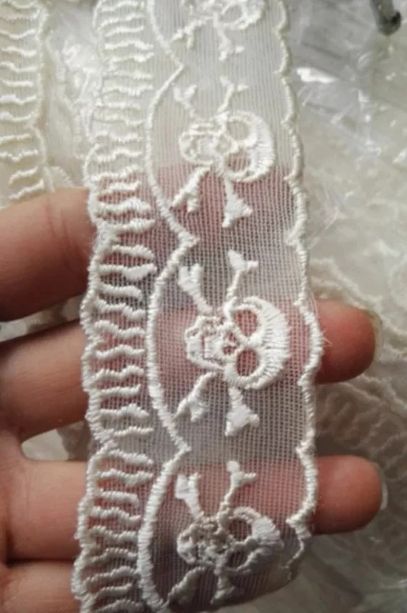 Оптовая продажа объемная красивая вышитая кружевная отделка в виде черепа цвета