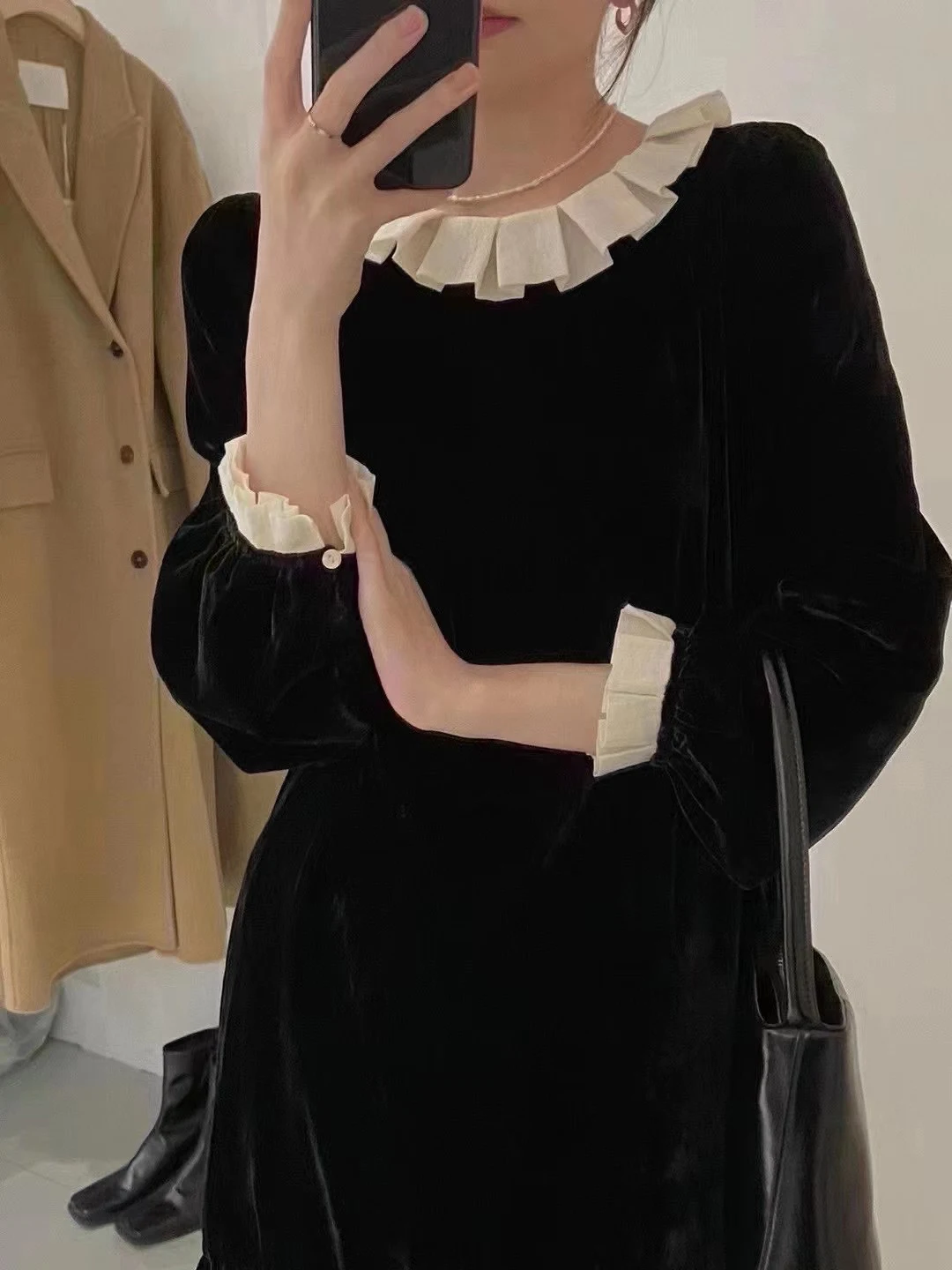 

Vintage Velvet Black Dress Women French Peter Pan Collar Long Sleeve Palace Elegant Midi Dress Retro 2022 New Robes