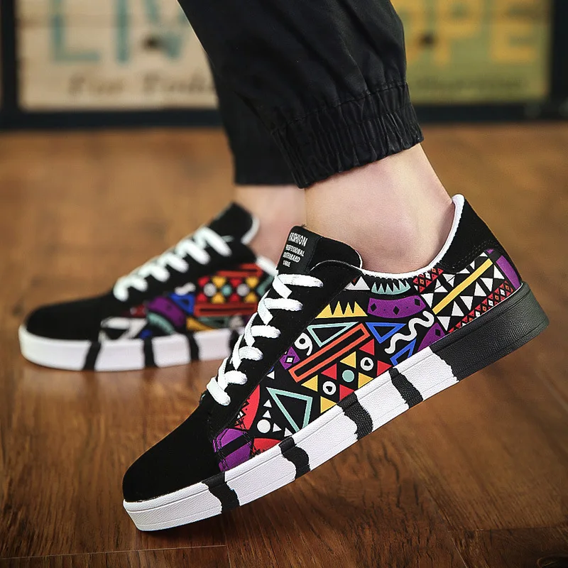 

Dropshipping Men Casual Canvas Shoes Fashion Print Sneakers Summer Trainers Leisure Men Flats Slip Shoes Chaussures Pour Hommes