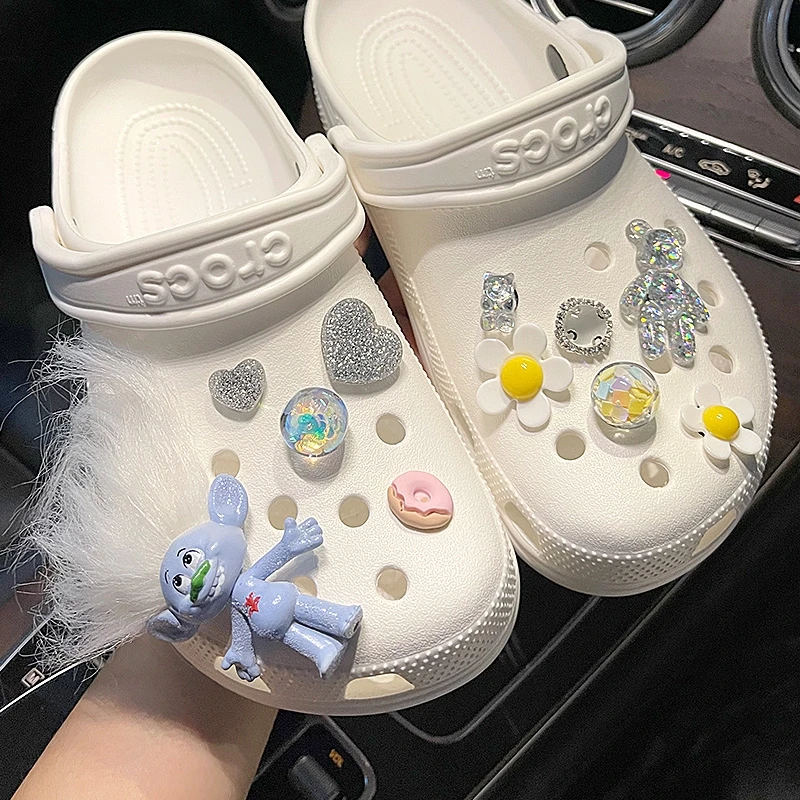 

Fashion All-match Charms for Crocs DIY Luxury High Quality Croc Accessories Lovely Doll Clogs Shoe Decorations 2021 New Bundle