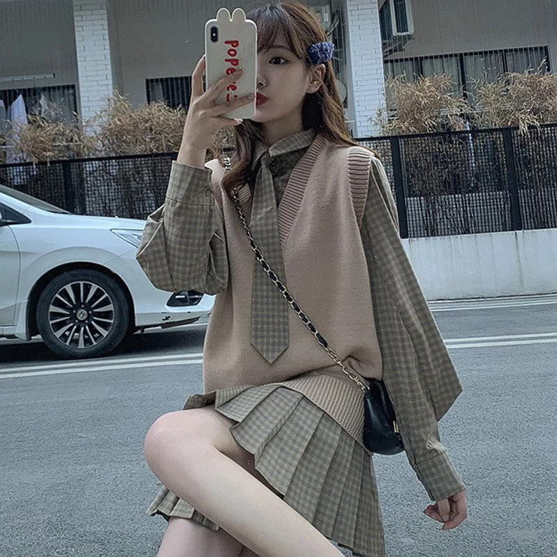 

2021 Early Autumn New Style College Pleated Skirt Dress with Tie Knitted Vest Fashion Two-piece Casual Women's Clothing