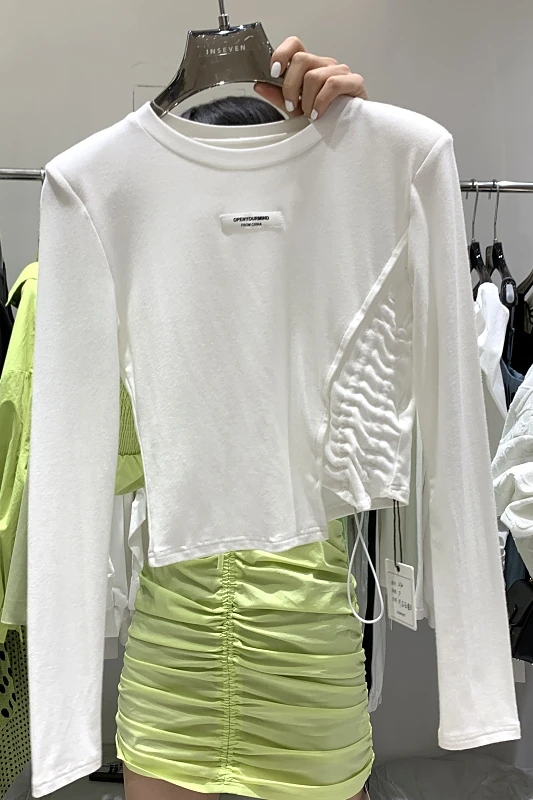 

T-shirt for Women 2021 Spring Padded Shoulder Design Round Neck Slim Fit Labeling Long Sleeve Short Solid Color Shirt Female Top