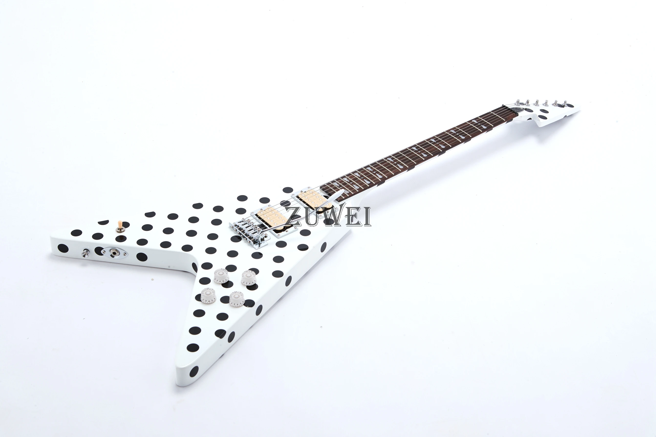 

Top Quality Randy V Electric Guitar White Color Tremolo Bridge Good Pickups DV