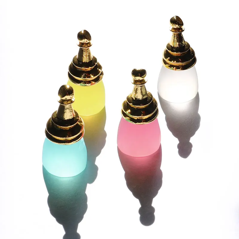 

1 Set Semi Transparent Magnetic Nail Tip Holder For Practice Display Stand Mini Crystal Holders Alloy False Nails Manicure Tools