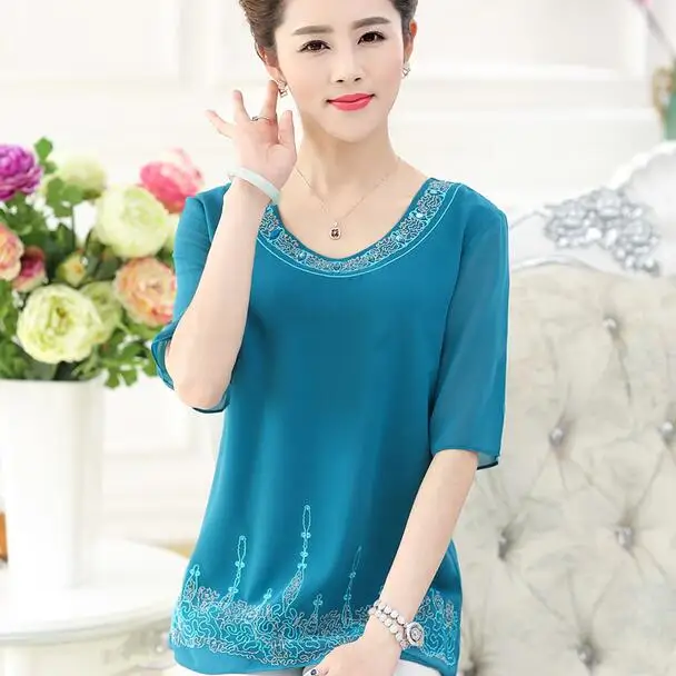 Летняя женская шифоновая футболка с коротким рукавом среднего возраста большие