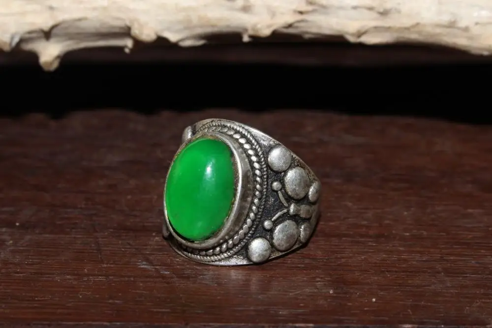 

Exquisite antique white copper inlaid jade ring