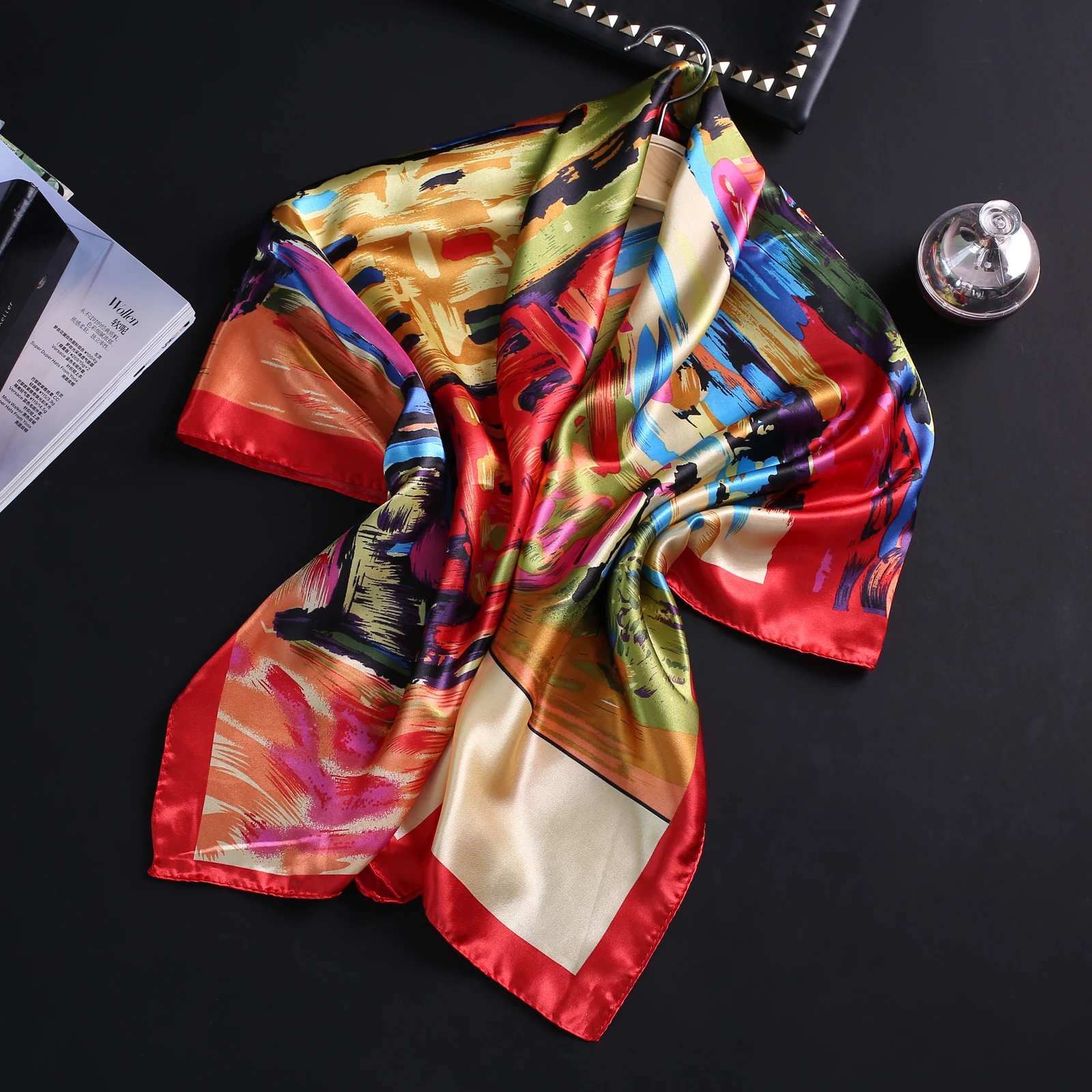 

Шарф женский шелковый с принтом, квадратный модный платок для волос, бандана, головной убор, дизайнерский шейный платок, лето 2021