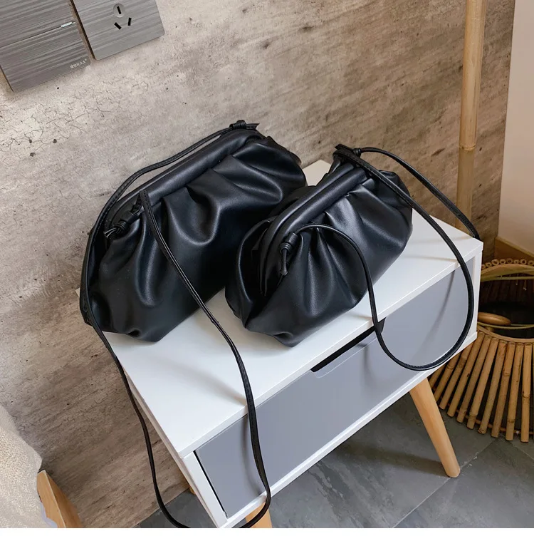 Women Simple Dumplings Messenger Bag Designer Retro New Fashion Cloud Female Crossbody Shoulder Bag Tide Handbag Clutch Bag