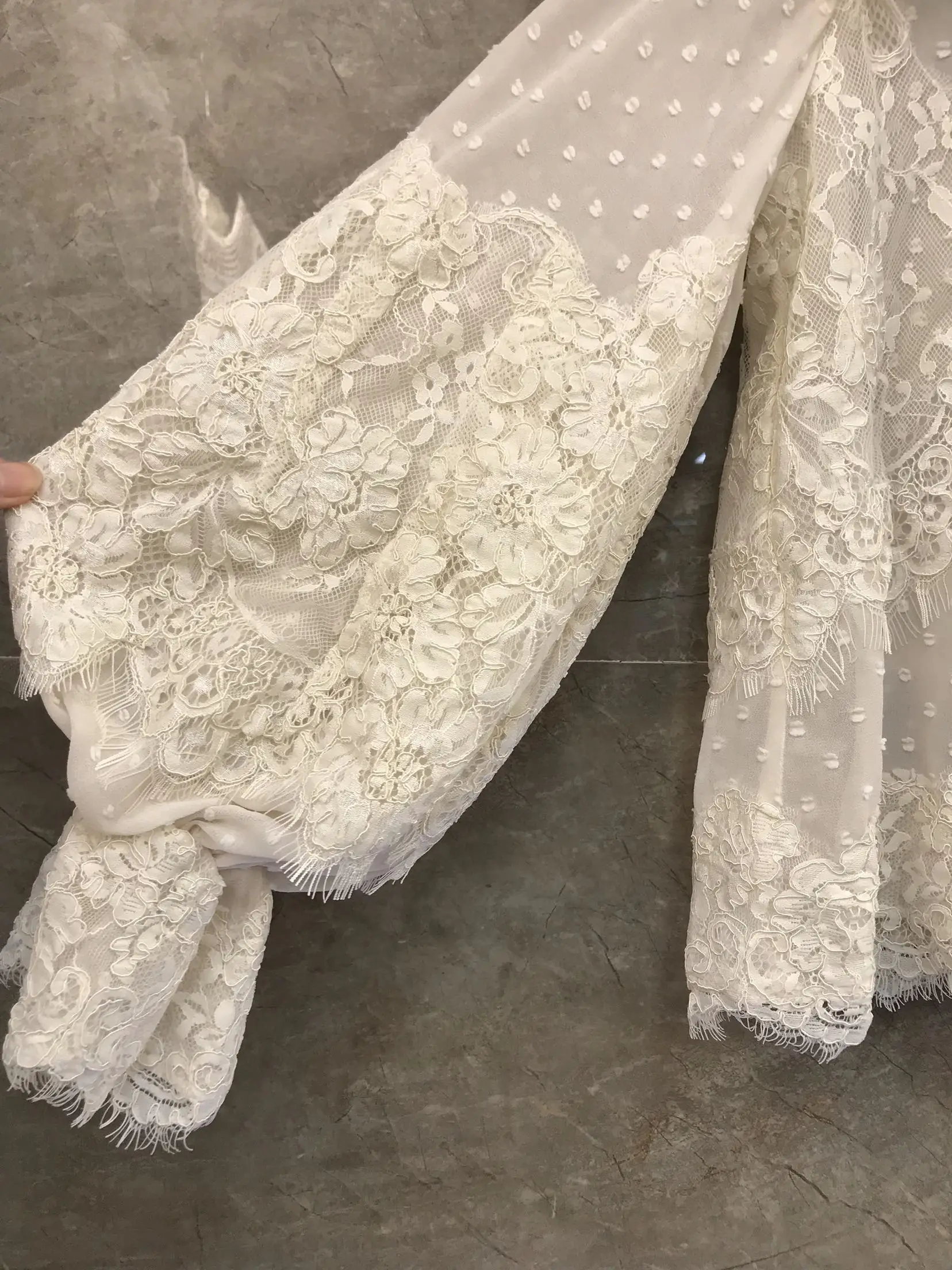 Элегантные женские рубашки с длинным рукавом и бантом, осень, модная перспективная белая/Черная кружевная блузка, Женская рабочая одежда