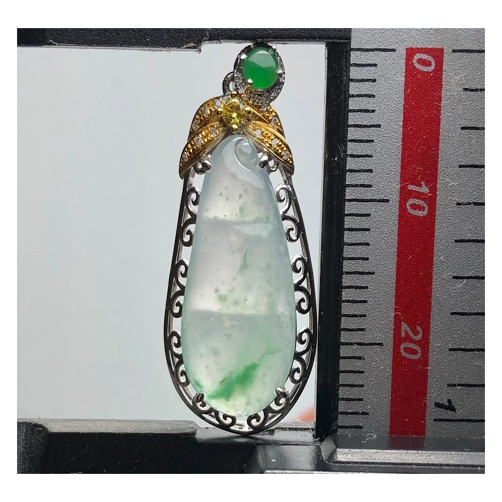 

18k Gold Inlaid Diamond Emerald Green Bean Necklace Gold Inlaid Fei Cui Pendant Emerald Fu Dou Fei Cui Pendant