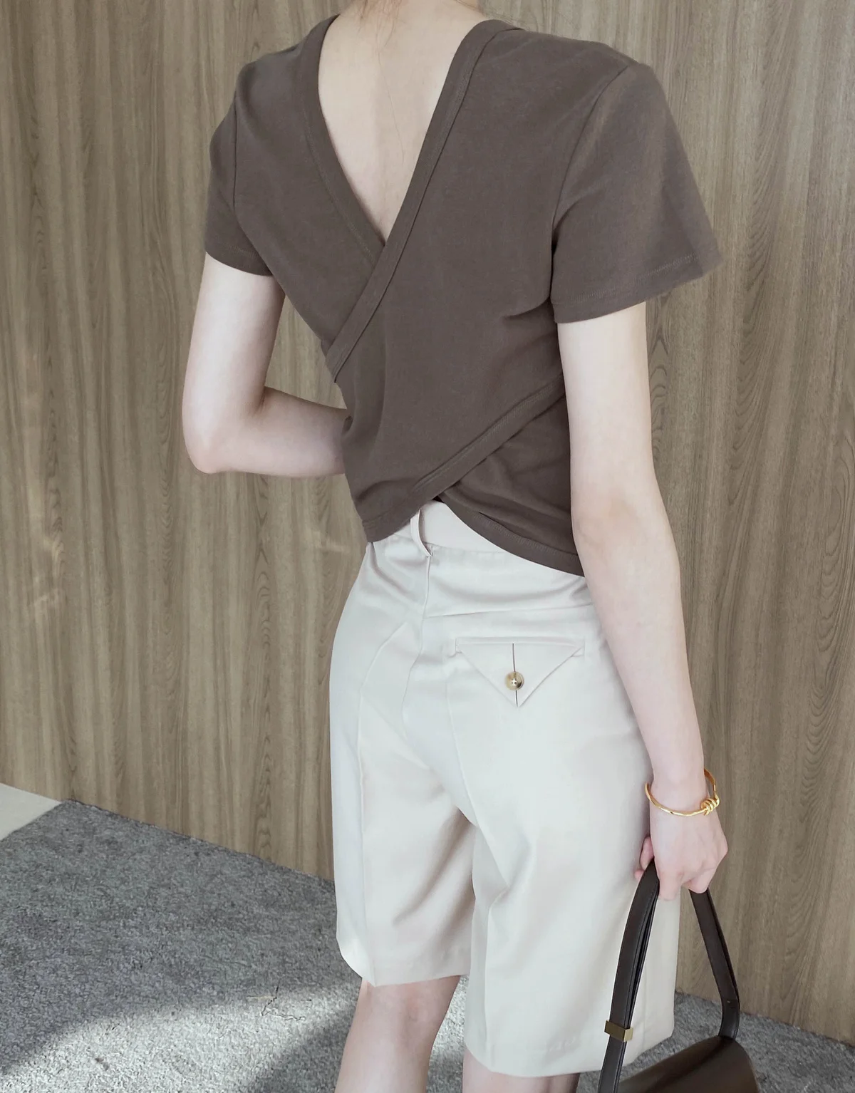 Женская футболка с перекрестной красавицей простая Универсальная коротким