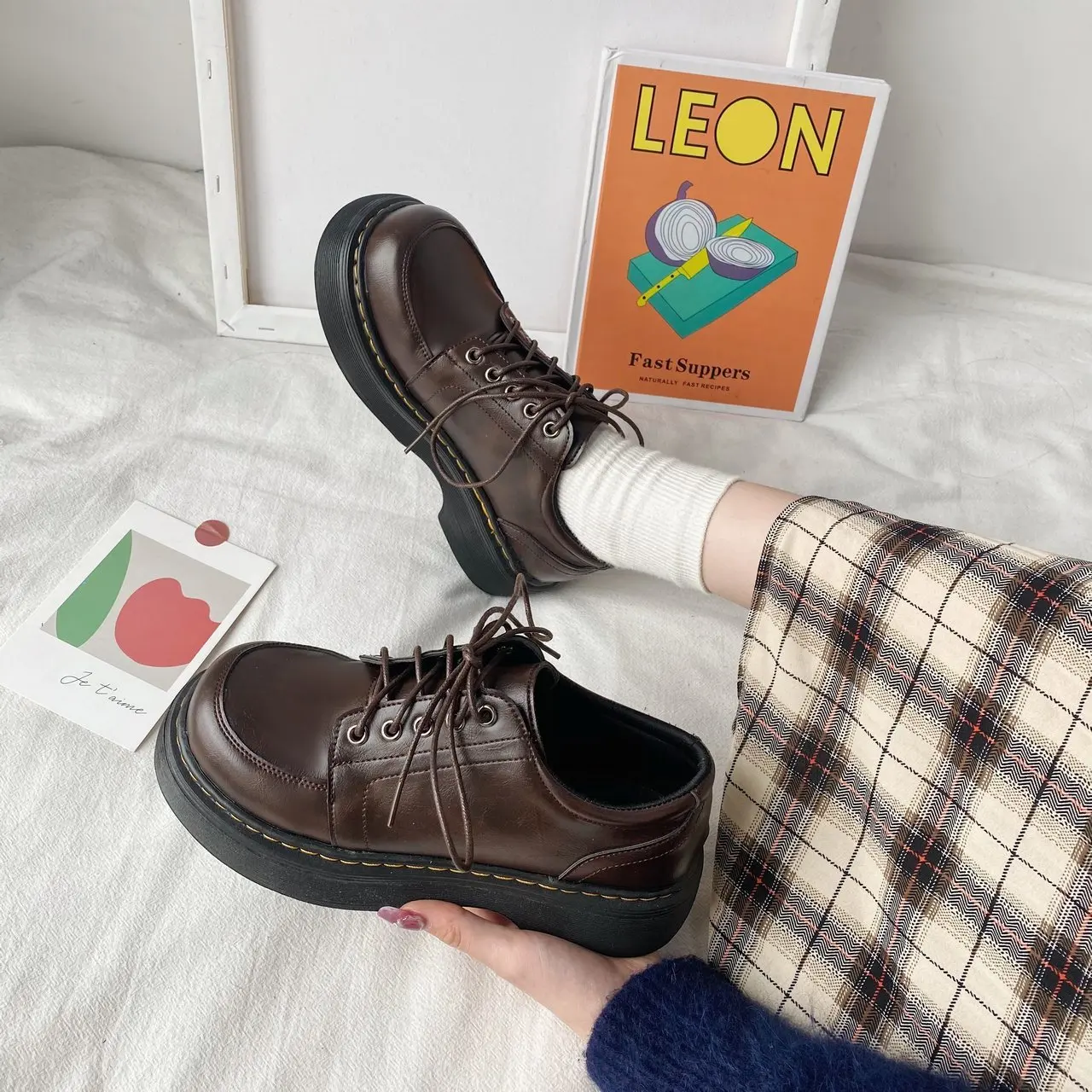 

2021 Spring Vintage Brown Leather Oxford Women Fashion Loafers Woman Flats Lace up Platform Black Oxford Shoes for Women AE-37