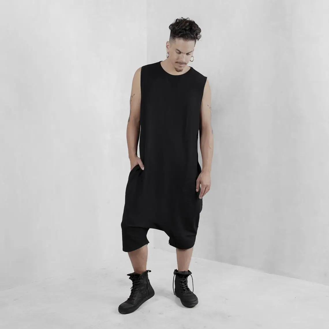 Комбинезон Мужской без рукавов модный свободный ромпер с черными брюками