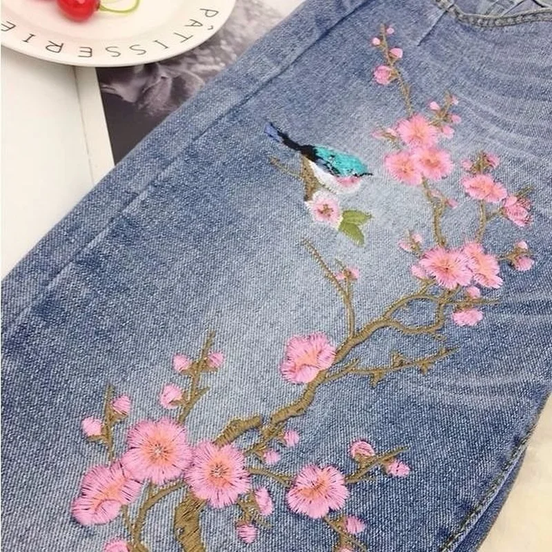 Рисунок 4 - Женские джинсовые брюки с высокой талией