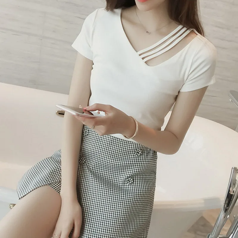 

QRWR Women's T Shirt 2021 Summer Korean Fashion Casual Solid Color T Shirts Tops V Neck Skinny Short Sleeves Women Top