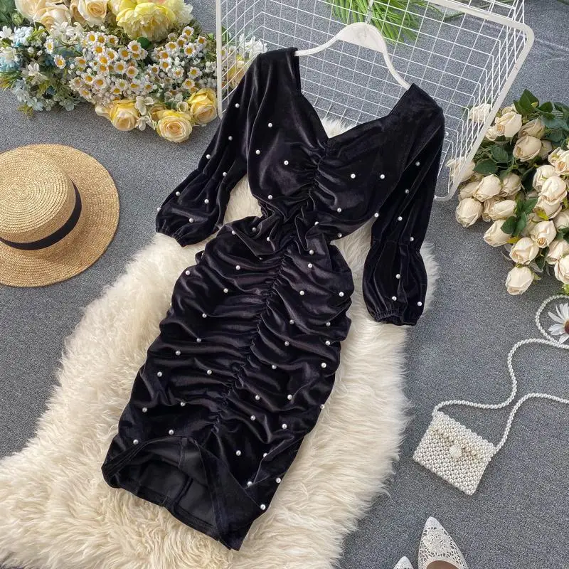 

2021 Spring Autumn Women Sexy Vintage Pearl Velvet Bodycon Dress V-neck Pleated Solid Knee-length Dress Female Slim Vestido Y593