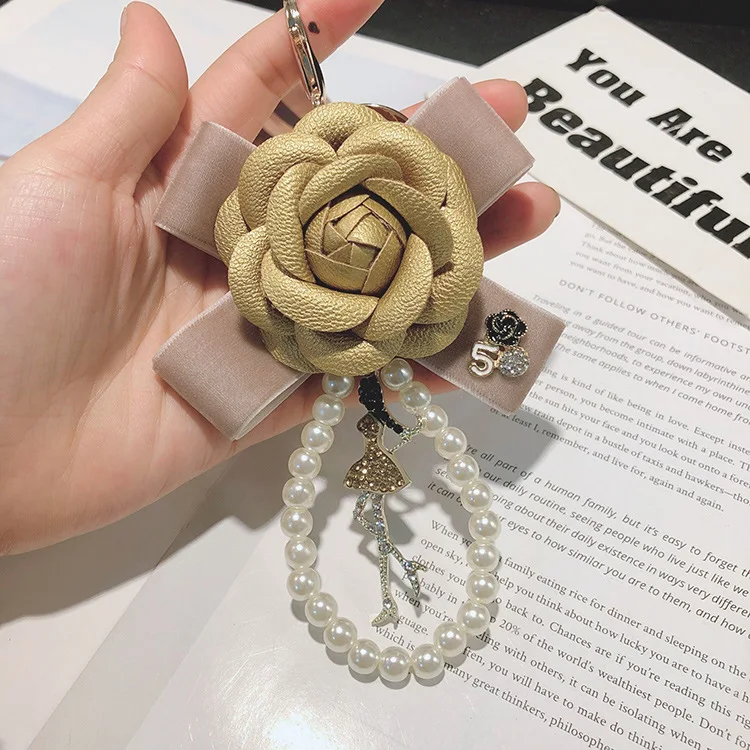 

2020 Creative PopularKey ring Luxury Bag Black White Woman Keychain Plush Car Camellia Bags key chain Exquisite gift