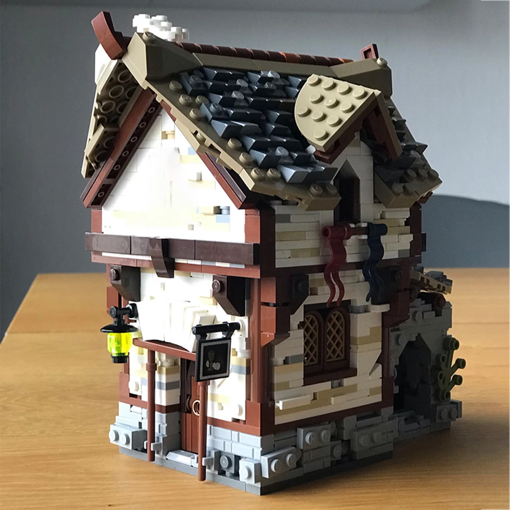 

Retro Medieval Taverns Architecture Town Street Famous Building Blocks Pub Retro Scene House Model Bricks Toys for Child Gifts